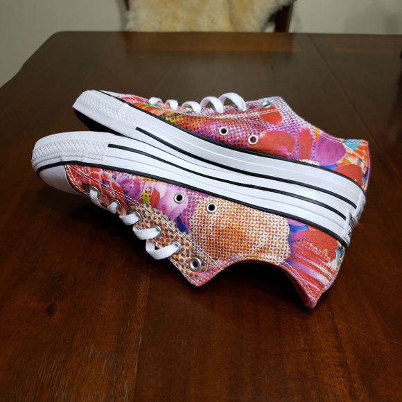 Converse Women's Chuck Taylor All Digital Floral - Picture 6 of 9